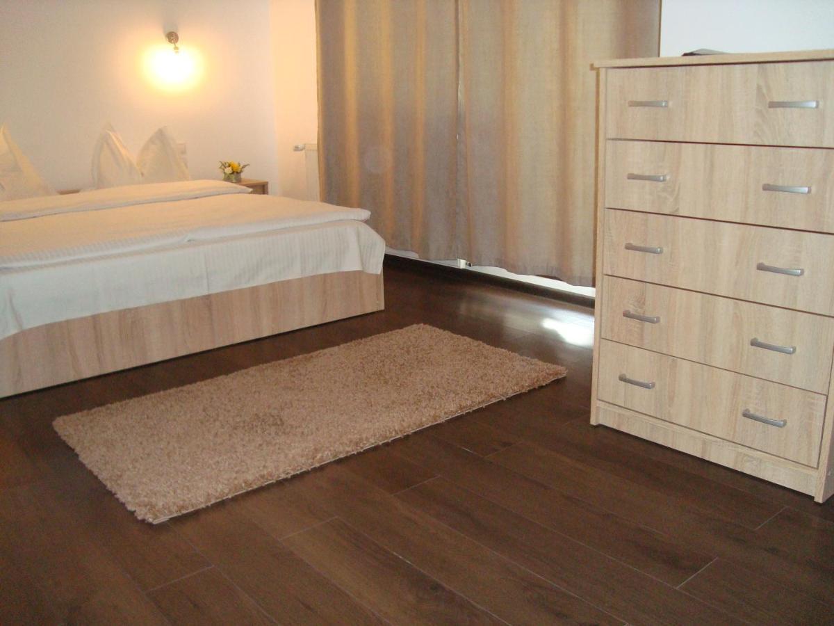 Casa Cu Flori Hotel Buşteni Екстериор снимка