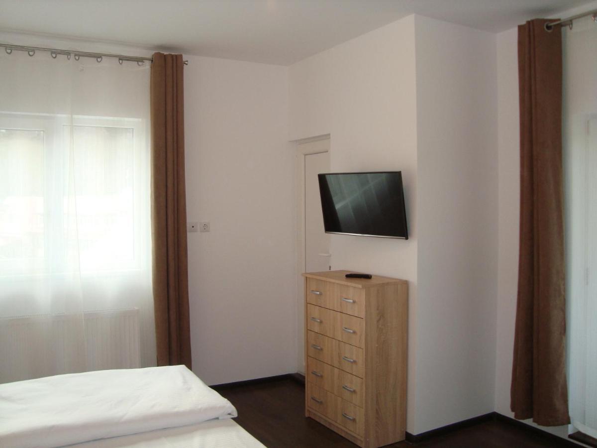 Casa Cu Flori Hotel Buşteni Екстериор снимка
