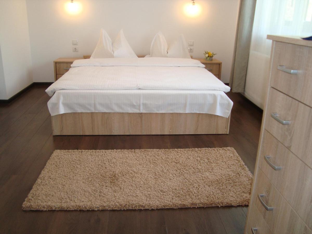 Casa Cu Flori Hotel Buşteni Екстериор снимка