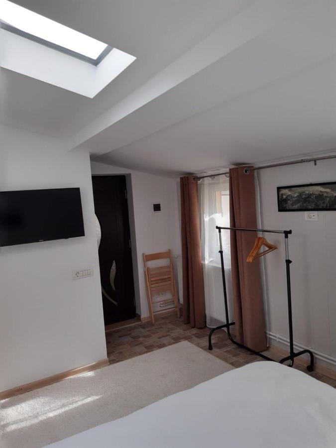 Casa Cu Flori Hotel Buşteni Екстериор снимка