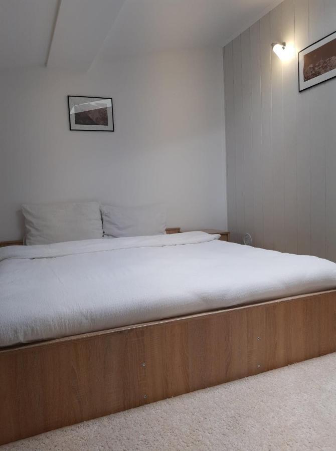 Casa Cu Flori Hotel Buşteni Екстериор снимка