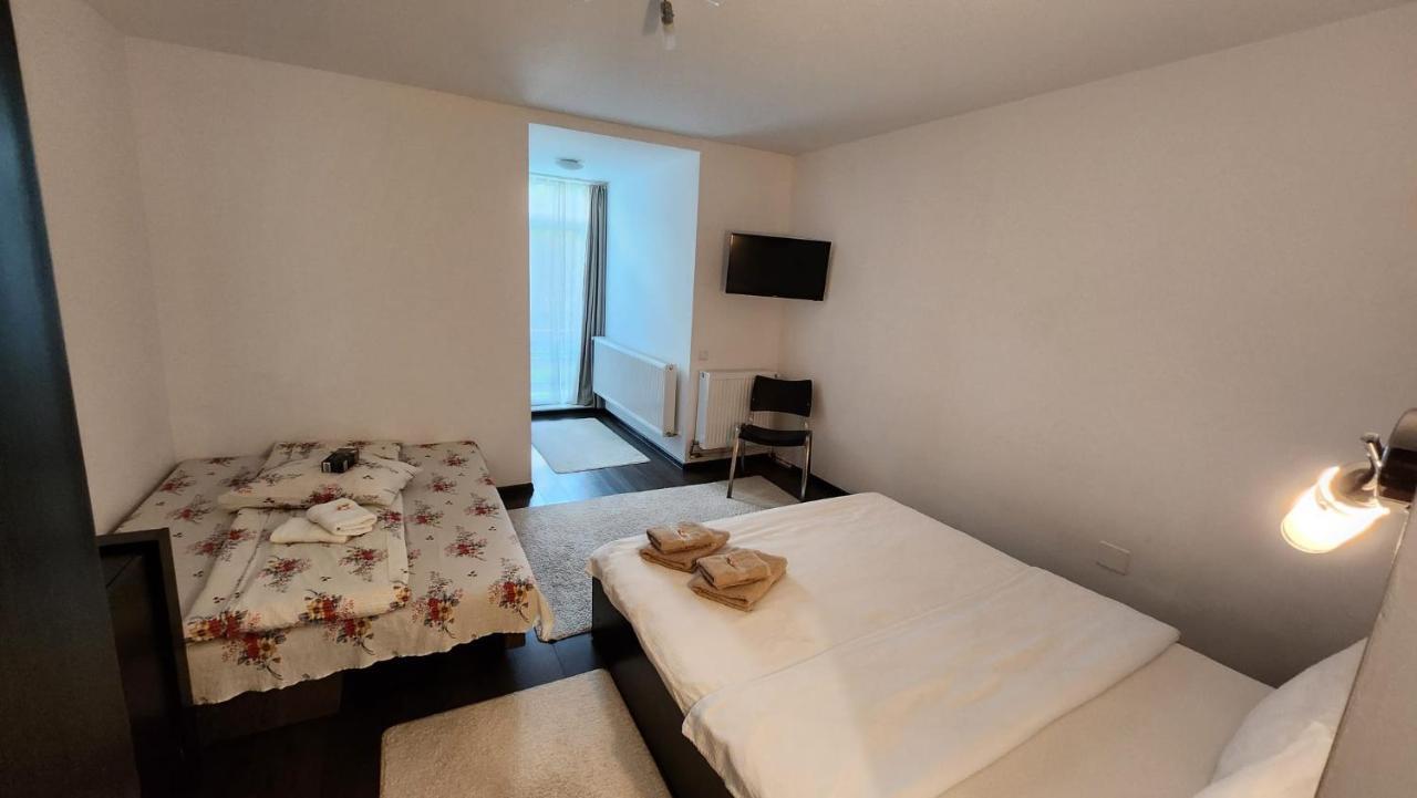 Casa Cu Flori Hotel Buşteni Екстериор снимка