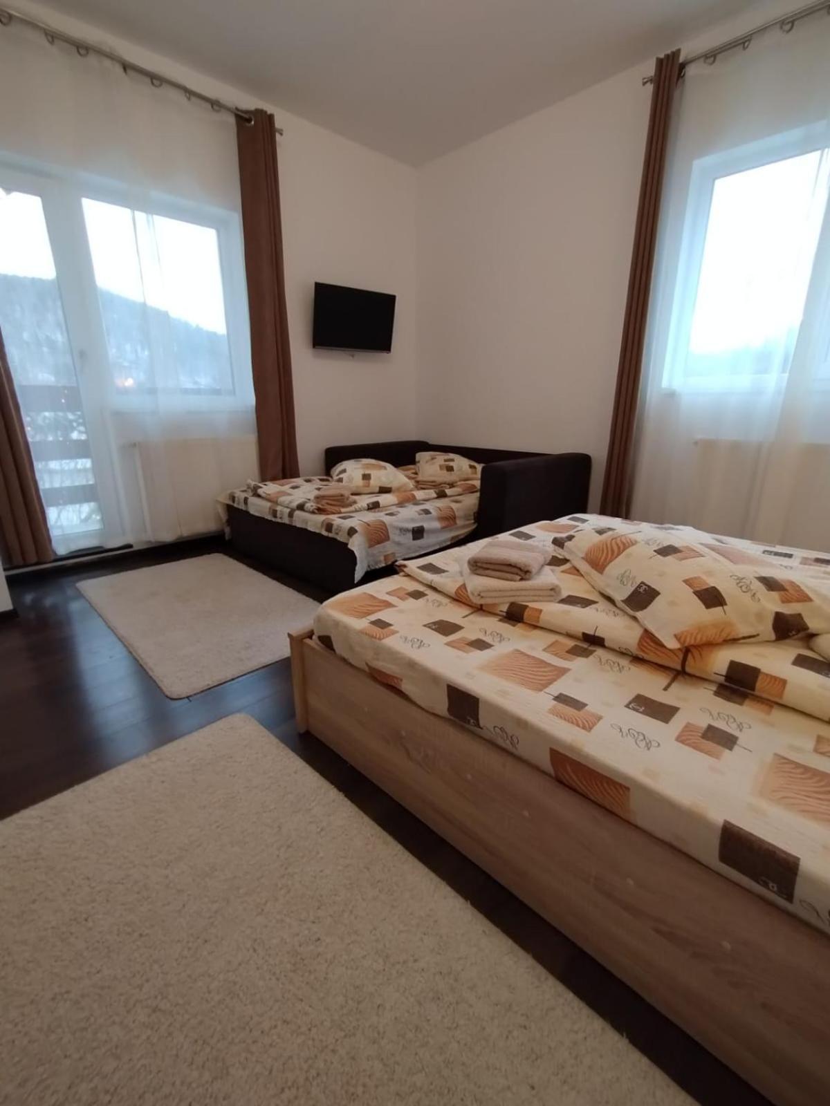 Casa Cu Flori Hotel Buşteni Екстериор снимка